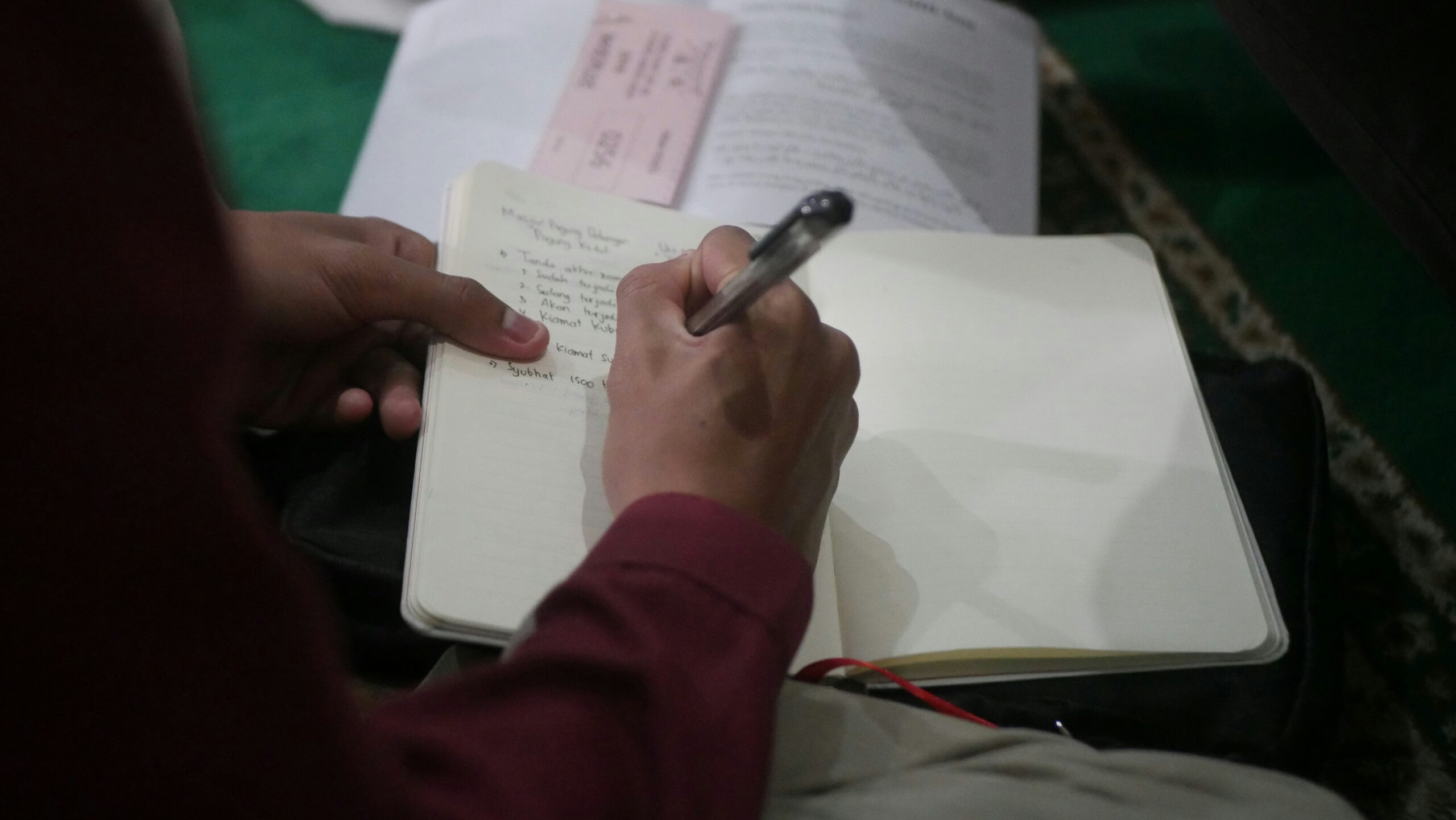 Kiat Sukses Menuntut Ilmu Agama